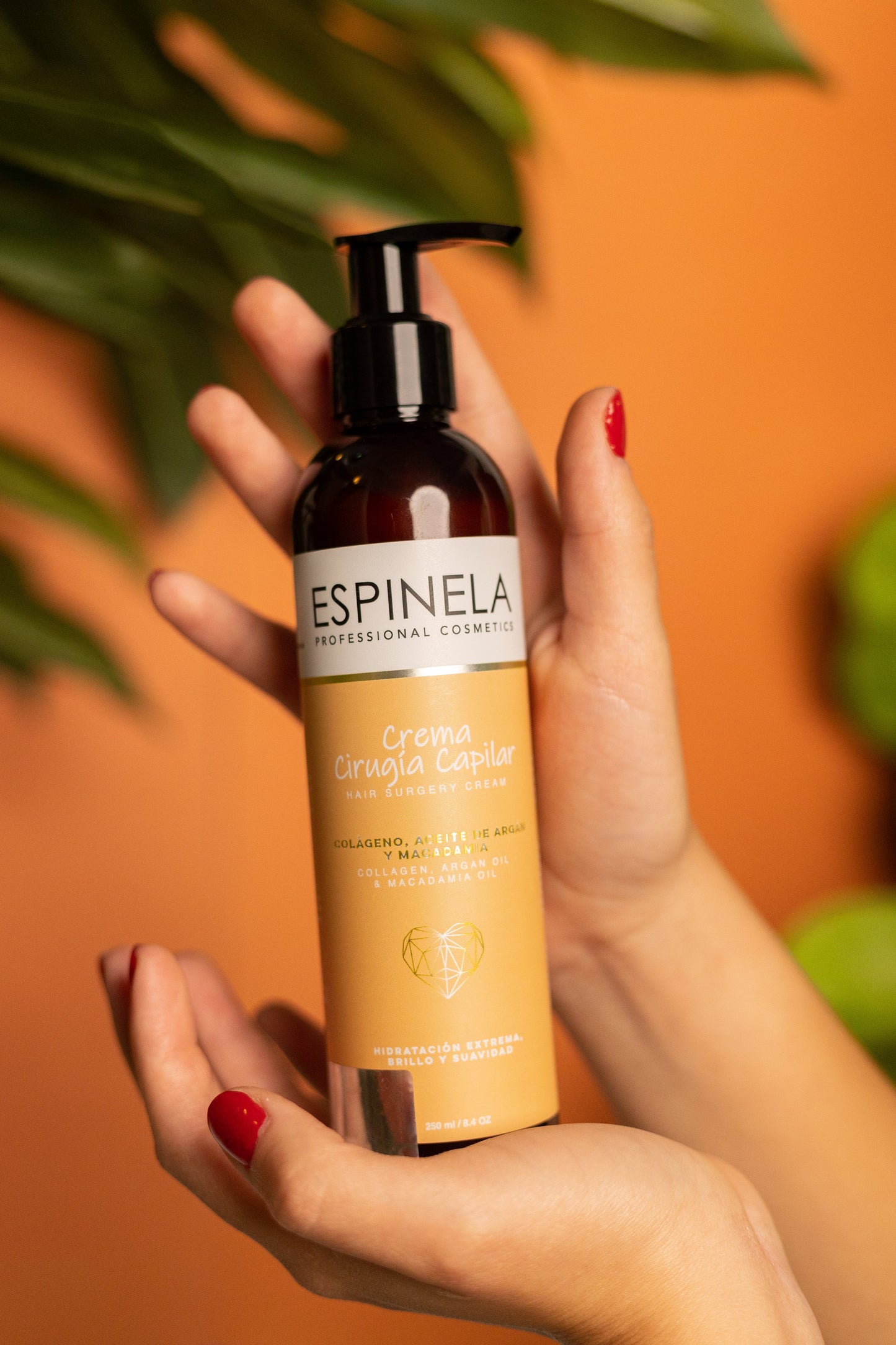 Espinela, Cirugía Capilar – Suavidad, Hidratación y Control Total del Frizz